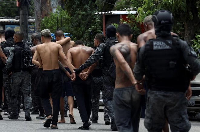 Incursión de la policía en favelas de Río de Janeiro termina en una batalla con pandillas: autoridades reportan 62 muertos Incursión de la policía en favelas de Río de Janeiro termina en una batalla con pandillas: autoridades reportan 62 muertos