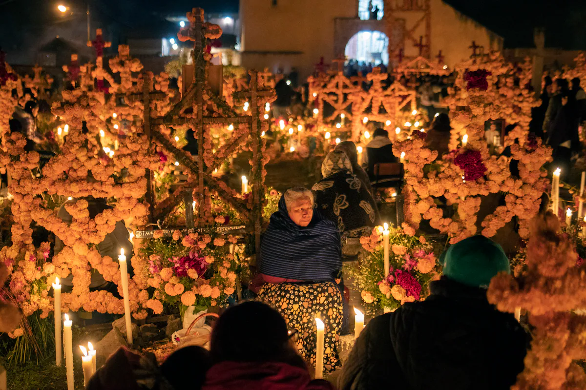 Oaxaca se viste de altares y cempasúchil: la fiesta de Muertos une amor, memoria, sabores, fe y tradiciones Oaxaca se viste de altares y cempasúchil: la fiesta de Muertos une amor, memoria, sabores, fe y tradiciones