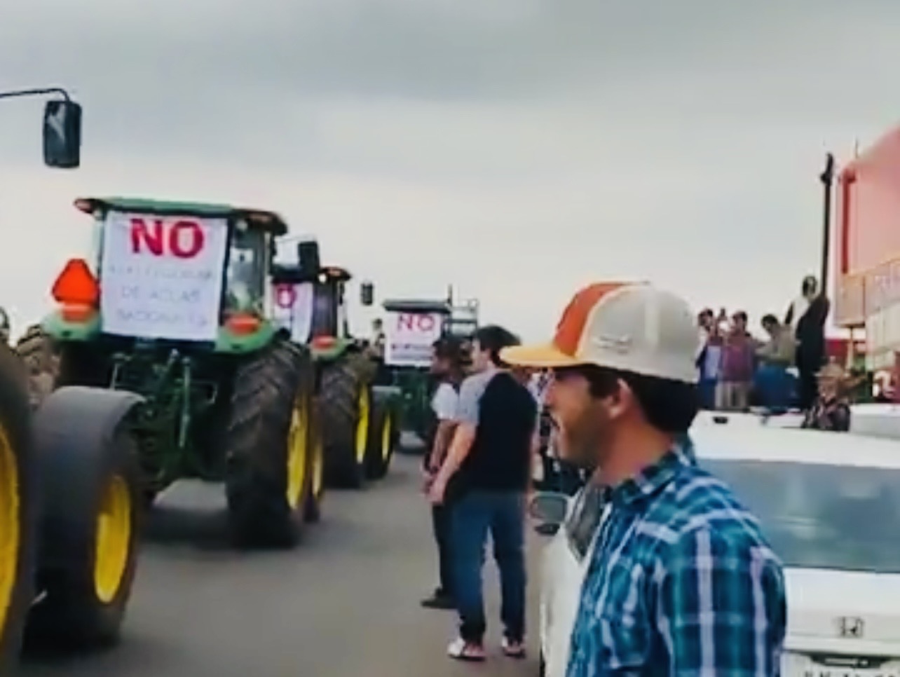 Agricultores de 17 estados paralizan México: bloquean carreteras exigiendo precios justos de garantía y soberanía alimentaria Agricultores de 17 estados paralizan México: bloquean carreteras exigiendo precios justos de garantía y soberanía alimentaria