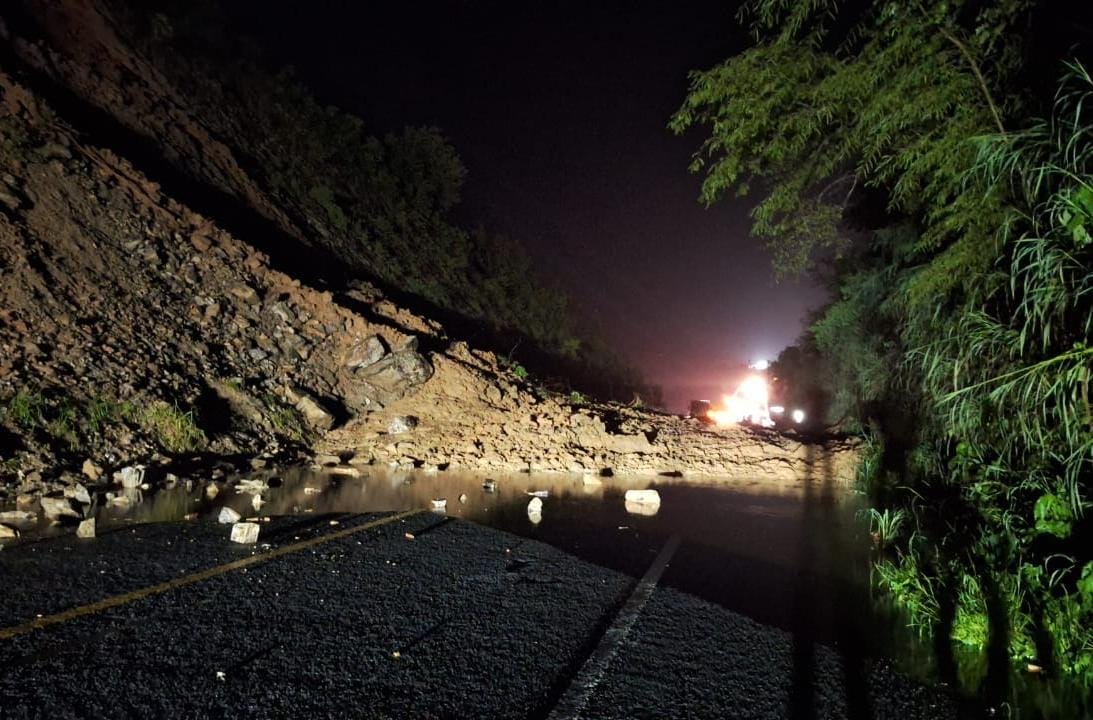 Reapertura parcial y bajo riesgo de la supercarretera Oaxaca–Puerto Escondido tras deslaves por intensas lluvias