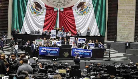 Presupuesto 2026: Morena y aliados aprueban recortes brutales a infraestructura, seguridad y autonomía institucional Presupuesto 2026: Morena y aliados aprueban recortes brutales a infraestructura, seguridad y autonomía institucional