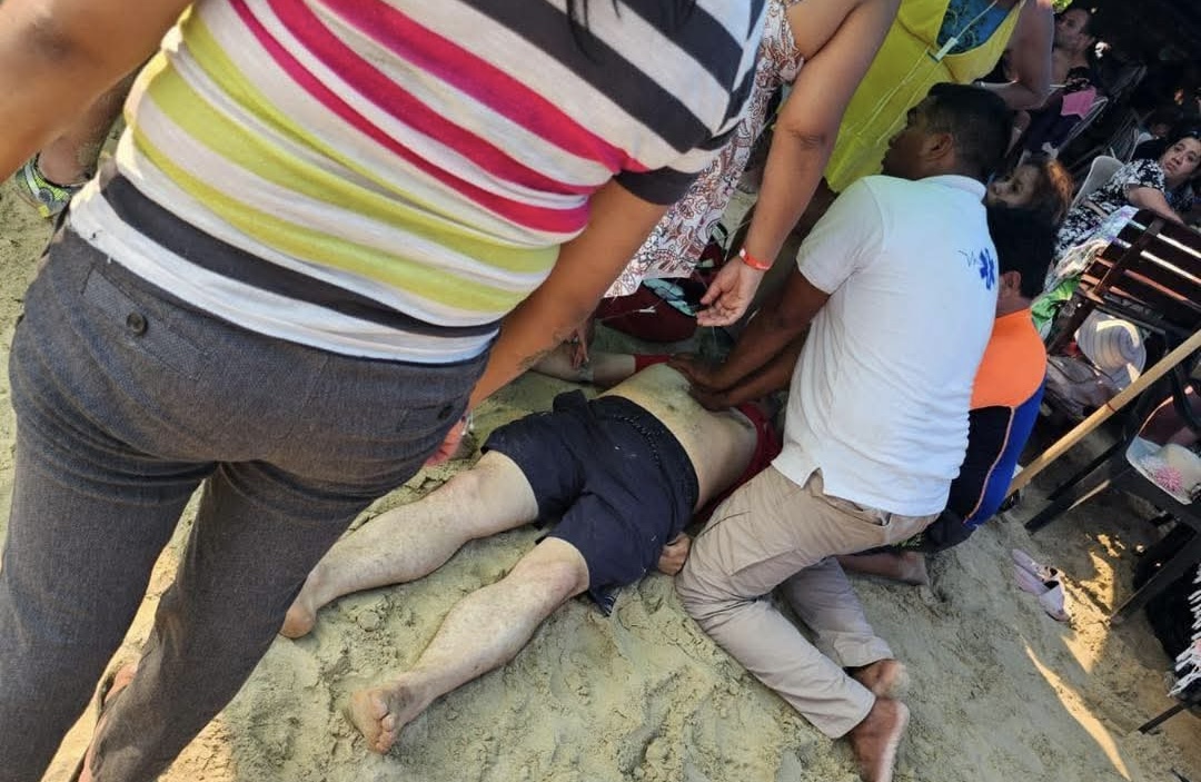 Turista muere ahogado y menor es rescatada en playa El Maguey, pese a rápida intervención Turista muere ahogado y menor es rescatada en playa El Maguey, pese a rápida intervención