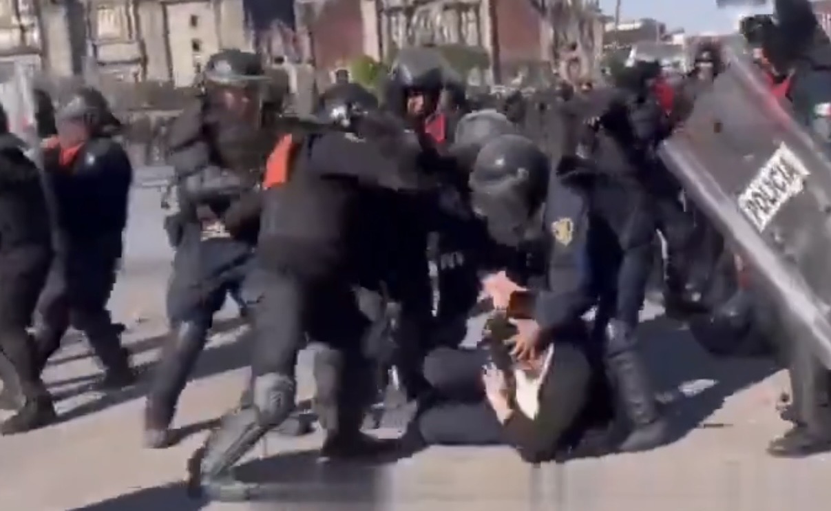 Policía de CDMX recurrió a violencia desproporcionada contra jóvenes de la marcha de la Generación Z, denuncian activistas de DH Policía de CDMX recurrió a violencia desproporcionada contra jóvenes de la marcha de la Generación Z, denuncian activistas de DH