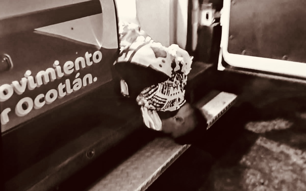 Sigue el baño de sangre: sicarios hieren a individuo en Ocotlán, #Oaxaca, e interceptan ambulancia para rematarlo