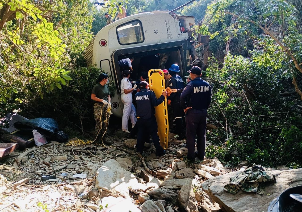 Semar enfrenta terreno adverso para rescatar vagón del Tren Interoceánico descarrilado y reforzar seguridad ferroviaria