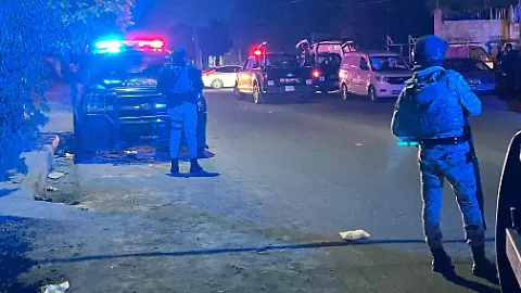 Enfrentamiento en Escuinapa, Sinaloa, provoca bloqueos, quema de vehículos y suspensión de clases presenciales