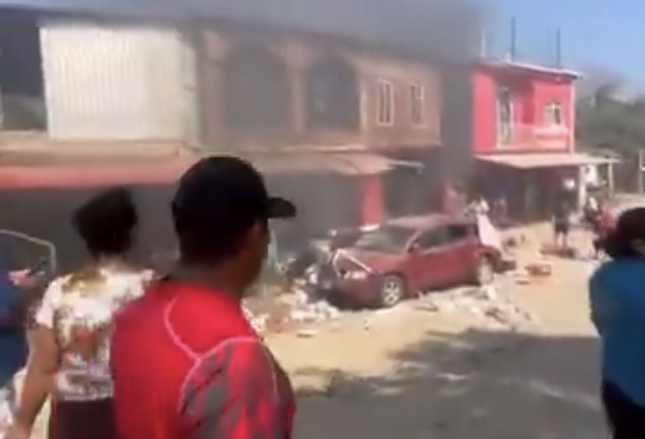 ACTUALIZACION: Explosión por pirotecnia clandestina en Jalapa del Marqués dejó dos muertos y un herido ACTUALIZACION: Explosión por pirotecnia clandestina en Jalapa del Marqués dejó dos muertos y un herido