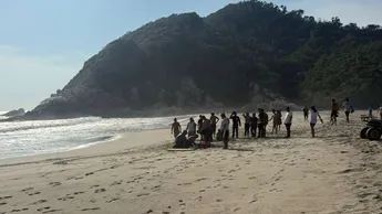 Niña de 10 años originaria del Edomex muere ahogada en Playa Cerro Hermoso, Oaxaca