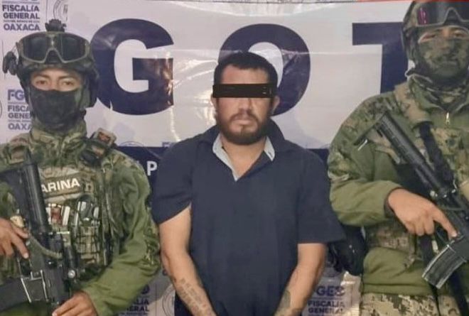 Marina y Fiscalía de Oaxaca detienen en Ixhuatán a “El Macannu”, líder regional de Los Cromos del CJNG Marina y Fiscalía de Oaxaca detienen en Ixhuatán a “El Macannu”, líder regional de Los Cromos del CJNG