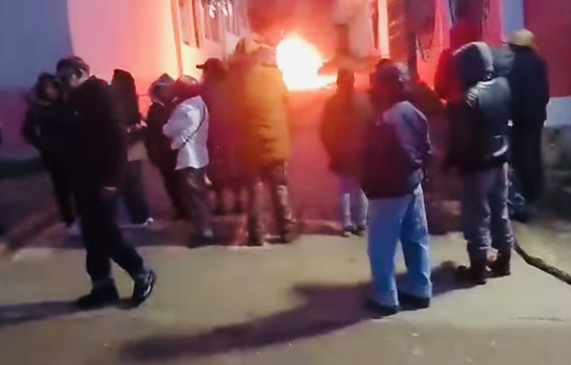 Pobladores de Santa María Apazco, #Oaxaca, sellan Palacio Municipal y protestan por presunto fraude electoral y opacidad en recursos públicos Pobladores de Santa María Apazco, #Oaxaca, sellan Palacio Municipal y protestan por presunto fraude electoral y opacidad en recursos públicos