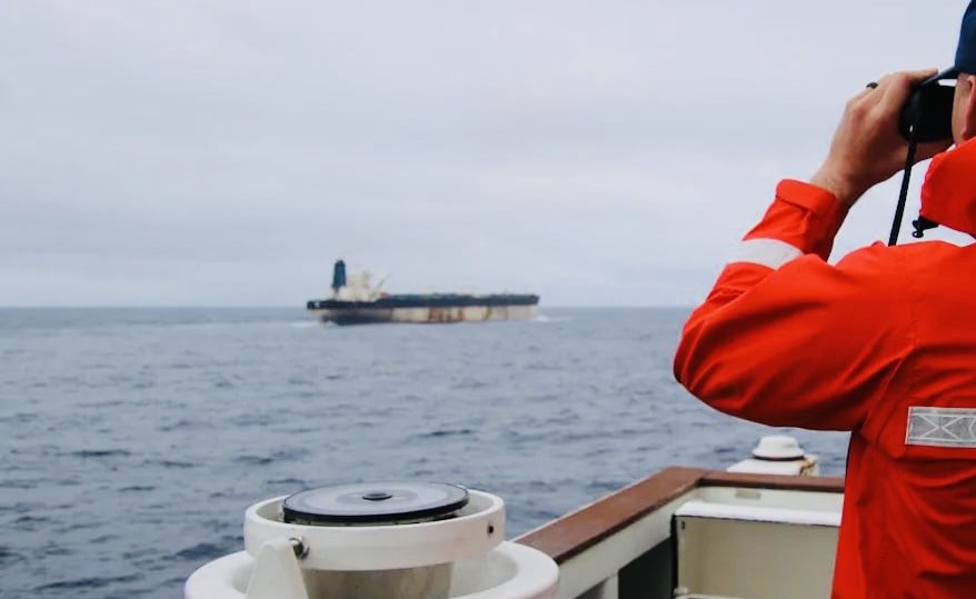 Fuerzas Armadas de EE.UU. anuncian la incautación de un petrolero ruso sancionado en el Atlántico Norte tras persecución desde Venezuela Fuerzas Armadas de EE.UU. anuncian la incautación de un petrolero ruso sancionado en el Atlántico Norte tras persecución desde Venezuela