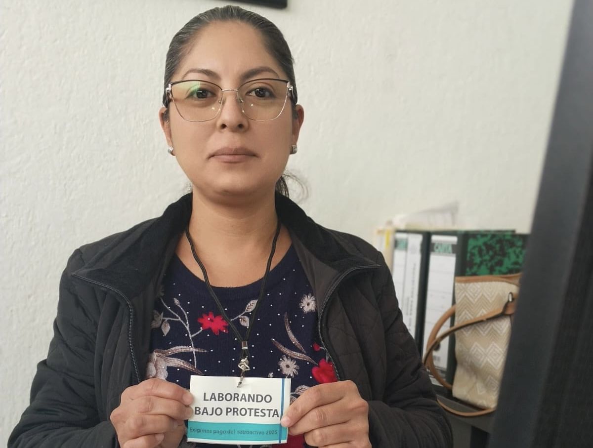 Trabajadores de la Universidad Tecnológica de #Oaxaca protestan por adeudo salarial retroactivo autorizado y pendiente desde 2025