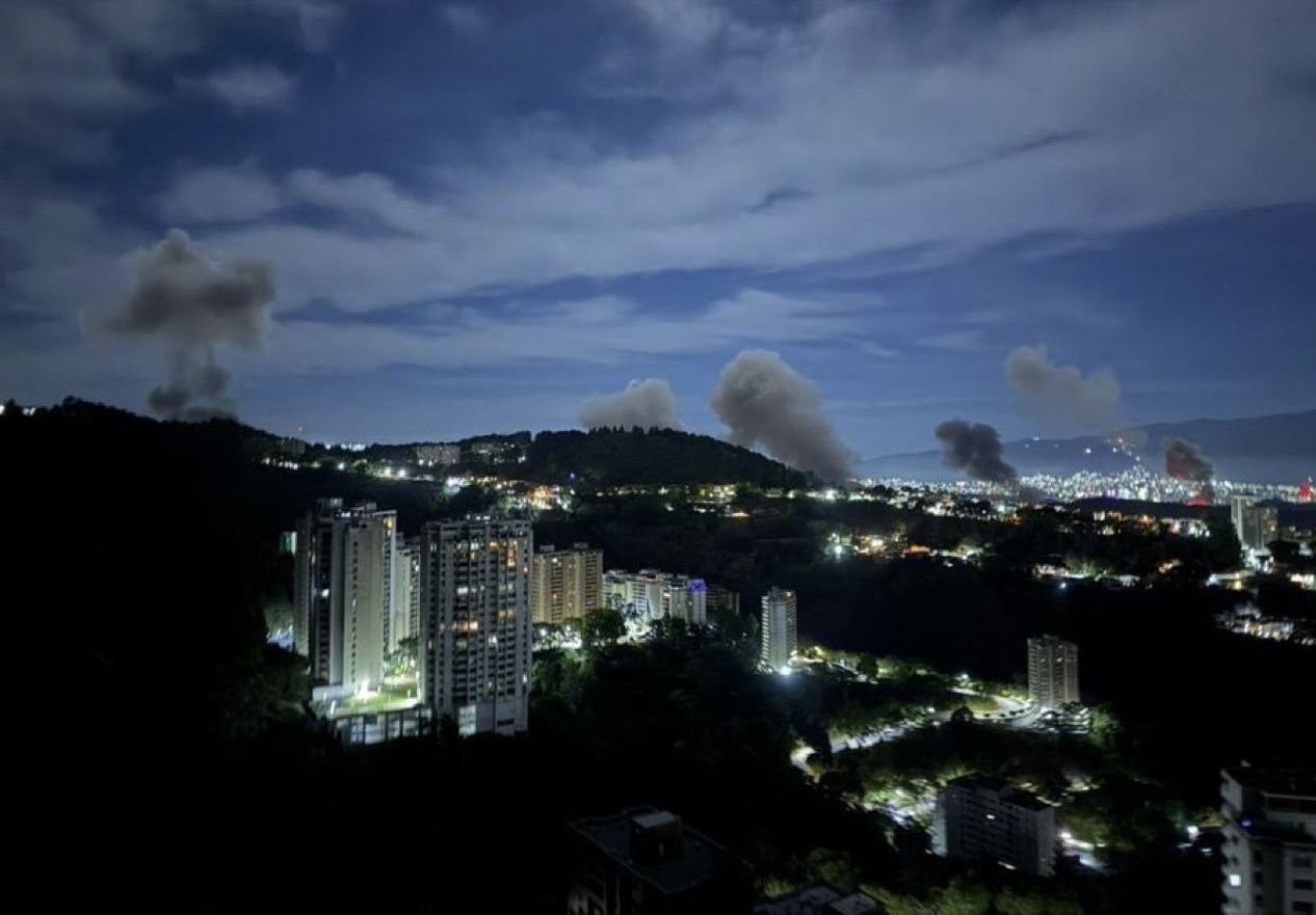 Aviones estadounidenses habrían atacado instalaciones militares en Caracas, durante madrugada de este sábado, reportan Redes Sociales Aviones estadounidenses habrían atacado instalaciones militares en Caracas, durante madrugada de este sábado, reportan Redes Sociales