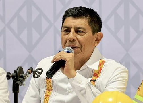 Mofa, ausencia y cinismo: Salomón Jara exhibe su falta de empatía tras tragedia del Tren Interoceánico en Nizanda, #Oaxaca Mofa, ausencia y cinismo: Salomón Jara exhibe su falta de empatía tras tragedia del Tren Interoceánico en Nizanda, #Oaxaca