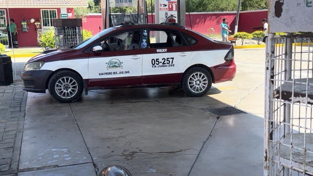 Asesinan a balazos a taxista en gasolinera de Puerto Escondido, #Oaxaca; Fiscalía busca identificar a los agresores