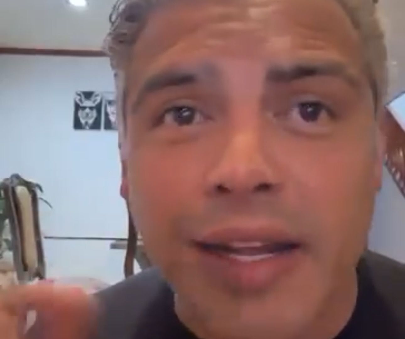 Excandidato a alcalde se declara prófugo, desafía a la Fiscalía y denuncia supuesta protección criminal en litigio familiar