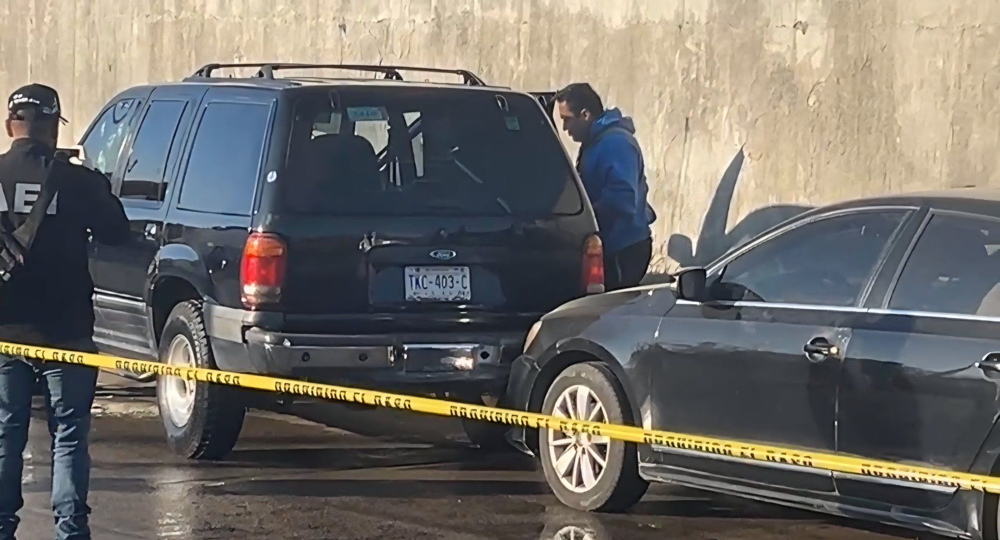 Ejecutan a tiros a conductor de Ford Explorer en el libramiento a Xoxocotlán; responsables huyeron en motocicleta