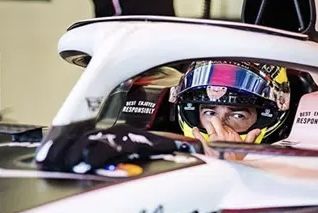 Checo Pérez concluye pretemporada con Cadillac en P16, confiado en el progreso del monoplaza debutante
