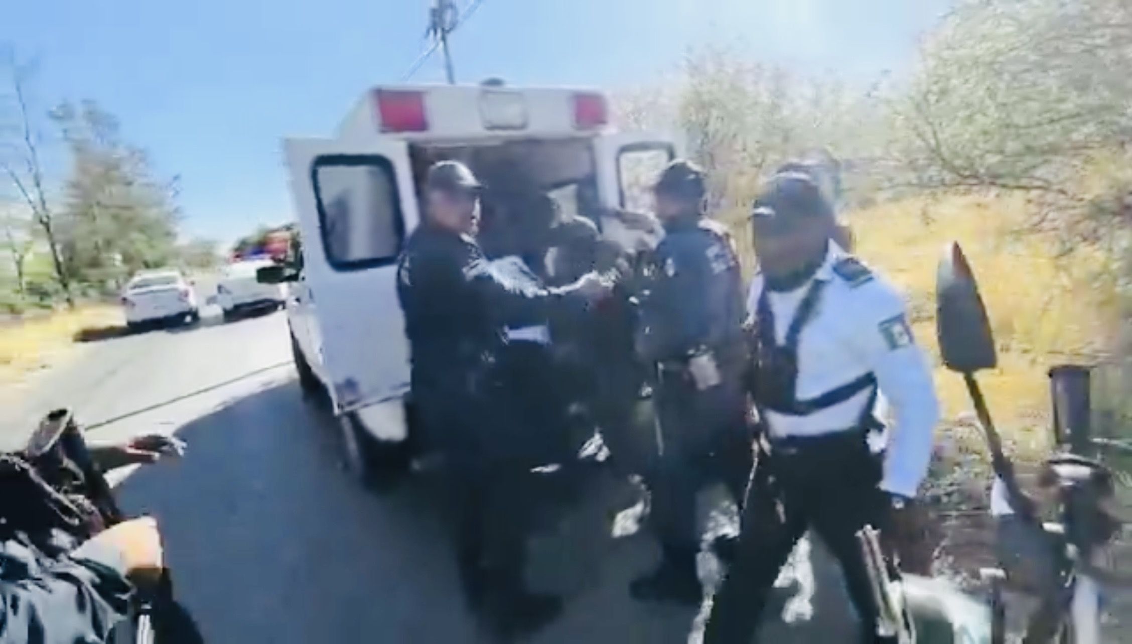 Policía Estatal rescata en #Oaxaca a alcaldesa de San Agustín Amatengo, Ejutla, secuestrada por pobladores, por corrupción