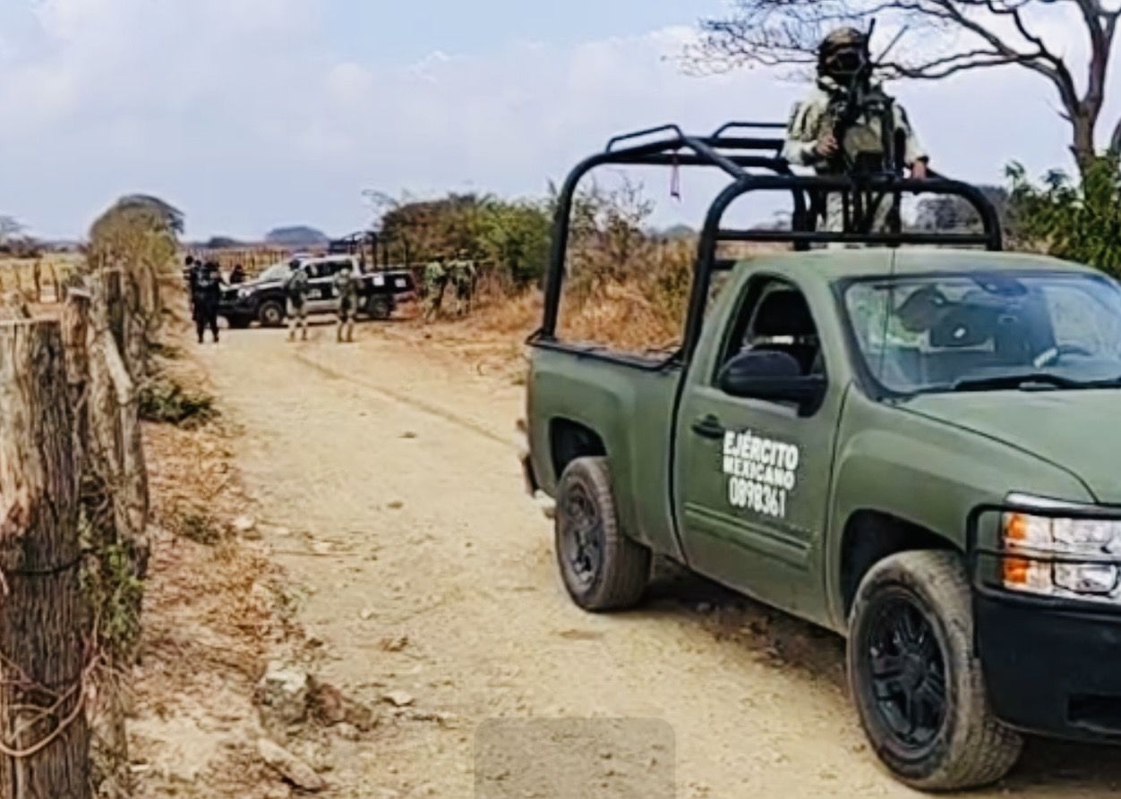 Hallan cuerpo de hombre ejecutado detrás del fraccionamiento La Noria en Tehuantepec, #Oaxaca, con signos de tortura
