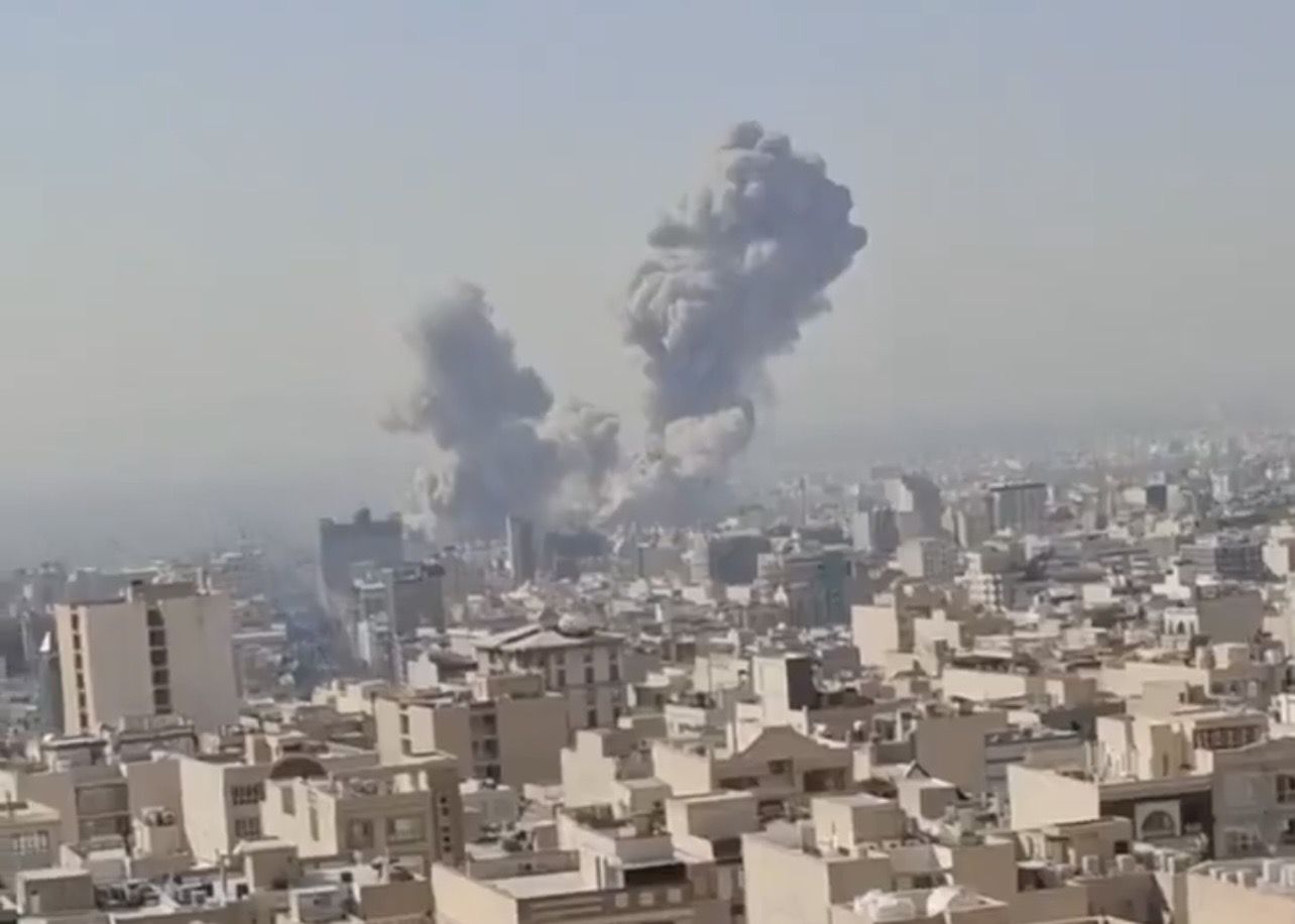 Ataque conjunto de EE.UU. e Israel golpea instalaciones clave en Irán; reportan 40 bajas civiles Ataque conjunto de EE.UU. e Israel golpea instalaciones clave en Irán; reportan 40 bajas civiles