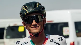 El mexicano Isaac del Toro gana al sprint en etapa uno del Tour UAE y estrena maillot de líder