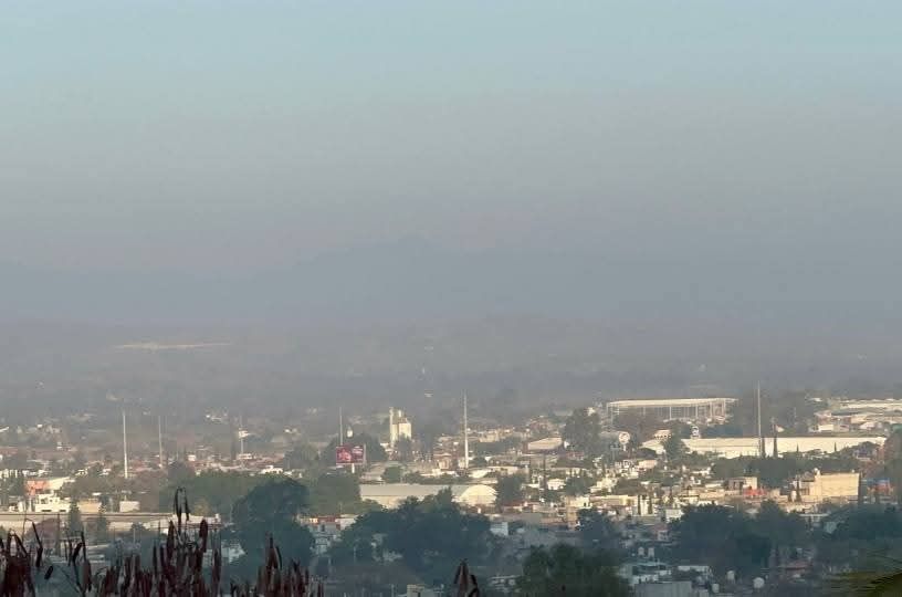 Incendio en cohetería de Etla y quema de pastizales generan humo denso en Oaxaca de Juárez: CEPCyGR