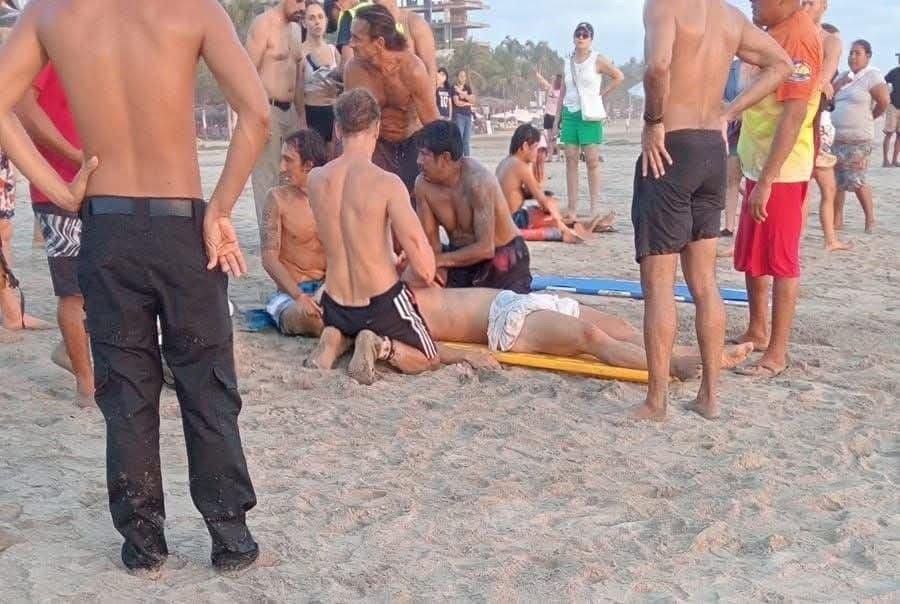 La Fiscalía de #Oaxaca investiga muerte de turista de Colorado, EE.UU, por golpe o inmersión en Zicatela Puerto Escondido La Fiscalía de #Oaxaca investiga muerte de turista de Colorado, EE.UU, por golpe o inmersión en Zicatela Puerto Escondido