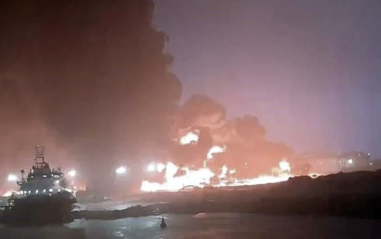 Incendio en barda perimetral de la Refinería Olmeca, en Tabasco, terminó en tragedia; Pemex reporta 5 muertos Incendio en barda perimetral de la Refinería Olmeca, en Tabasco, terminó en tragedia; Pemex reporta 5 muertos