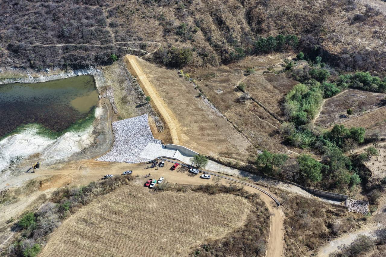 Conagua invierte cerca de siete millones de pesos para rehabilitar la presa La Rosita en Oaxaca