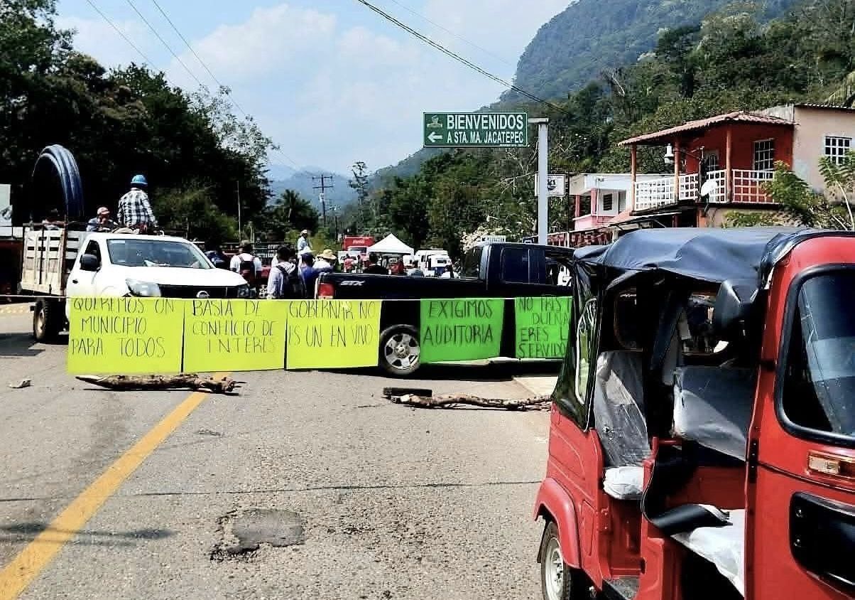 Oaxaca colapsa por protestas simultáneas: Secretaría de Gobierno desbordada ante múltiples conflictos en el mismo día