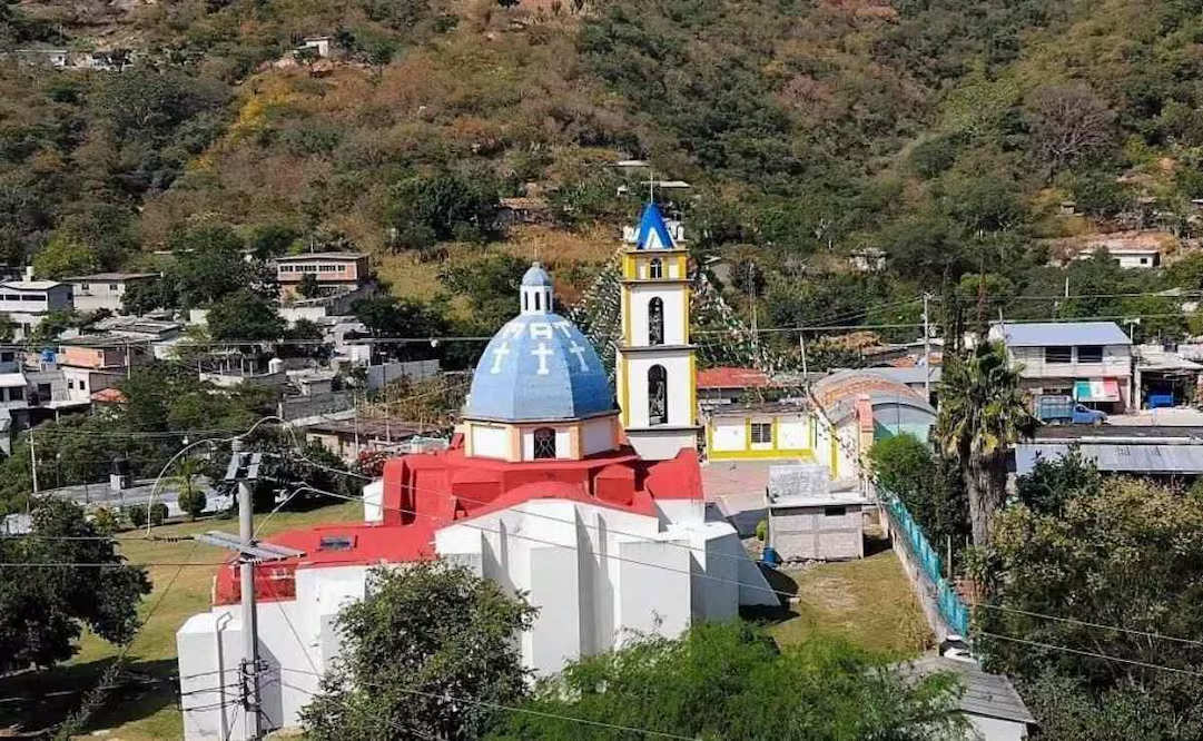 Un violento ataque armado en el centro de San Mateo Nejápam, #Oaxaca, deja cuatro muertos, incluyendo a extesorero Un violento ataque armado en el centro de San Mateo Nejápam, #Oaxaca, deja cuatro muertos, incluyendo a extesorero