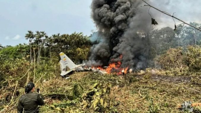 Tragedia aérea en Colombia eleva a 69 los soldados muertos y desata polémica de Petro por “chatarra” estadounidense