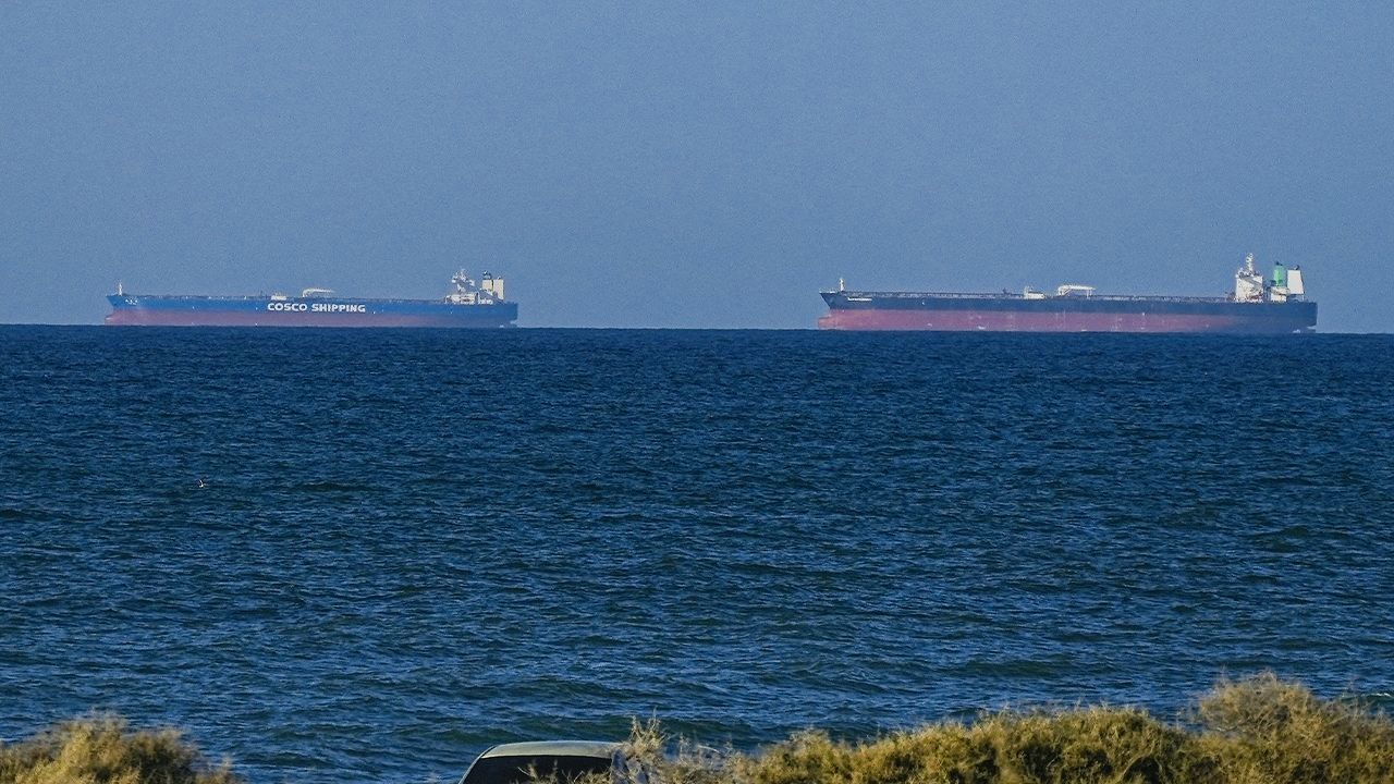Irán restablece estrictas restricciones en el Estrecho de Ormuz tras afirmación de Trump sobre bloqueo persistente