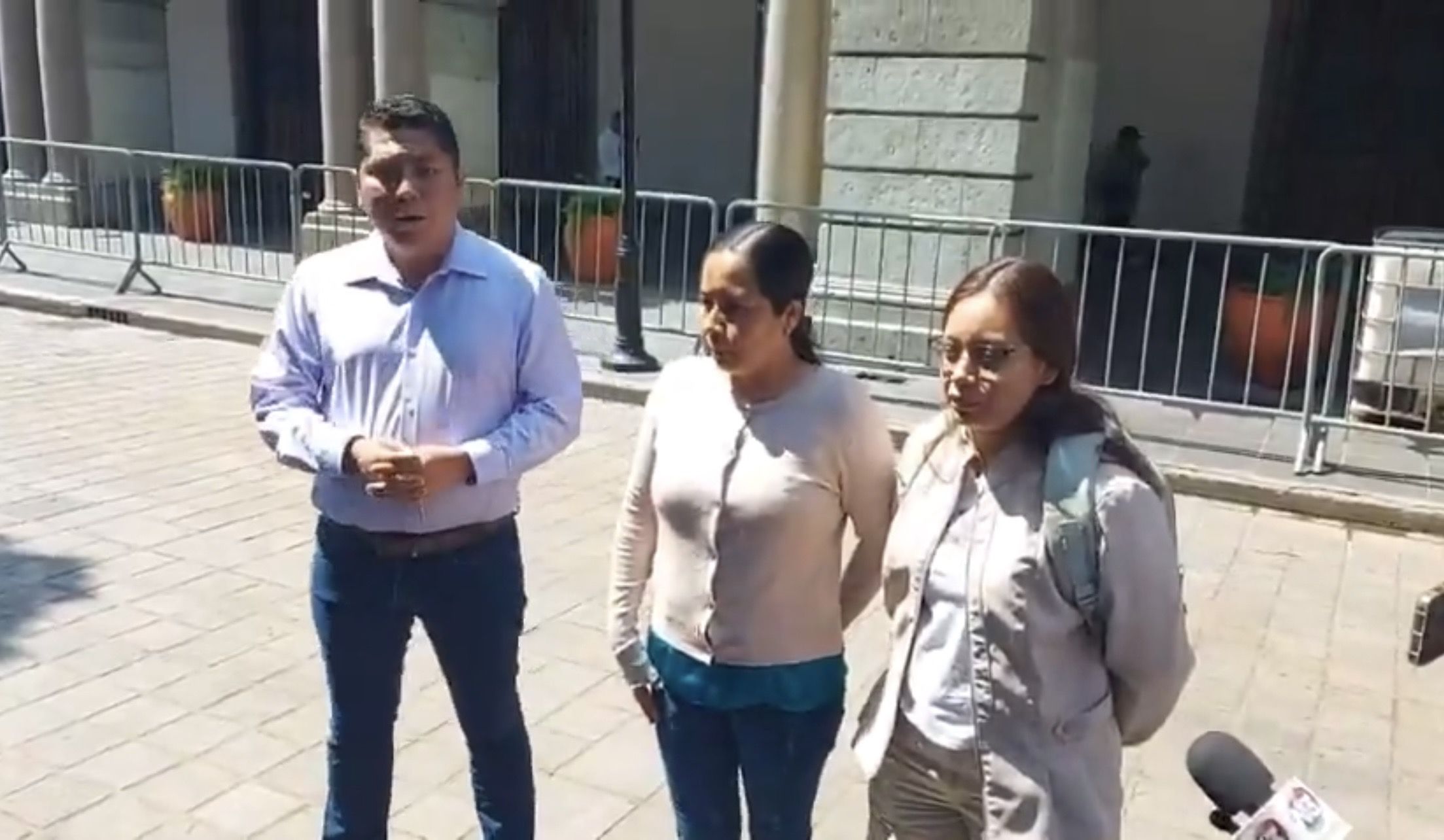 Familiares denuncian presuntos abusos sexuales a tres niñas en primaria María Lombardo, Cotzocón; maestro prófugo