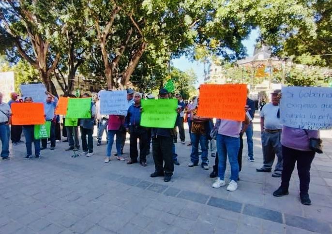 Extrabajadores de Novopan exigen a Claudia Sheinbaum que el gobierno de #Oaxaca cumpla con indemnizaciones