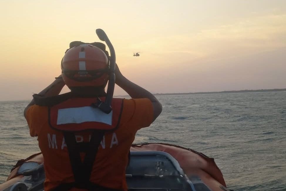 Búsquedas por mar aire y tierra continúan por Lesly Sofía Mases en San Mateo del Mar