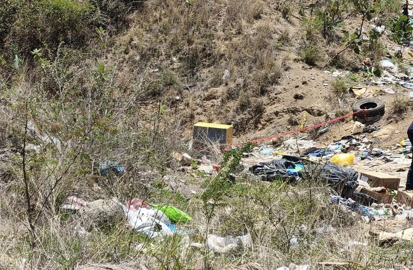 Hallan cuerpo de un hombre con impactos de bala en la Cuesta de Ocotlán, en el Valle de Oaxaca