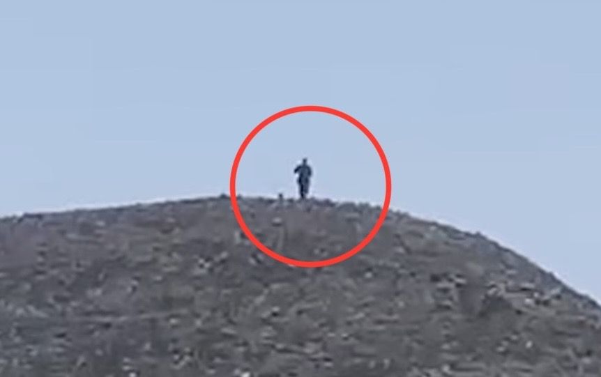 Francotirador causa terror desde la Pirámide de la Luna, en Teotihuacán; mata a turista y hiere a más; fue abatido por la Policía