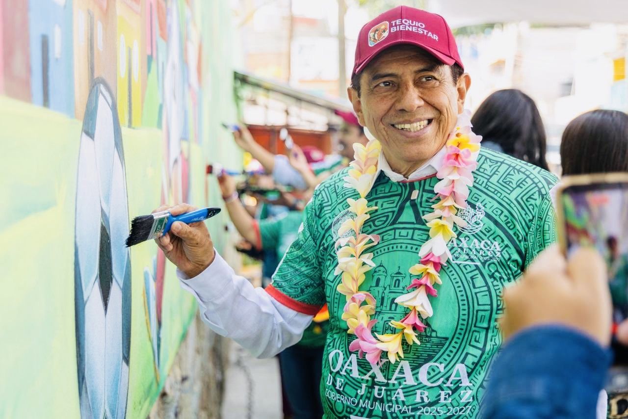 Encabeza Salomón Jara “Mega Tequio por la Tierra y Murales Mundialistas” en Lomas de Santa Rosa, en Oaxaca de Juárez