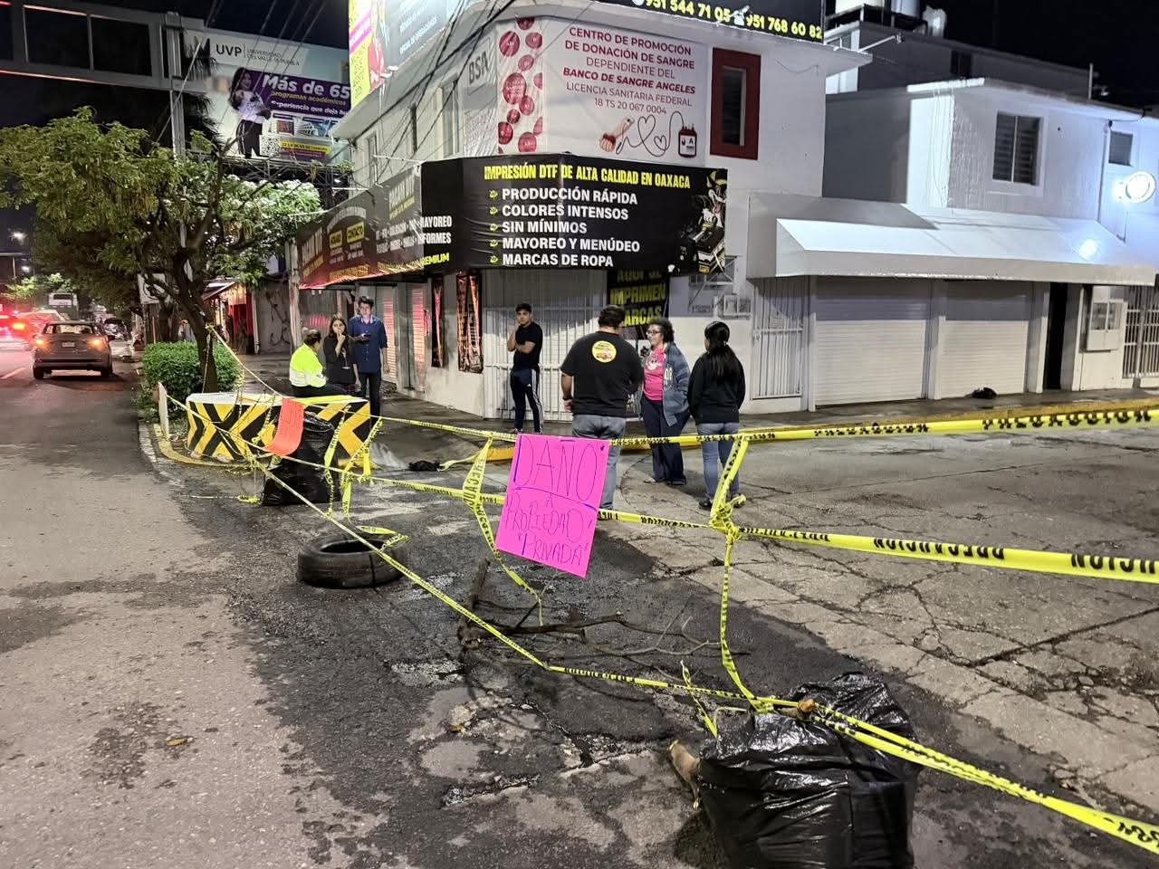 Bloqueo vecinal en Trinidad de las Huertas de Oaxaca de Juárez expone caos por plantón magisterial