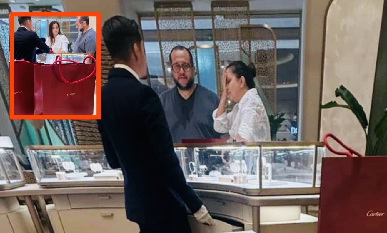 José Ramón, hijo mayor de AMLO, captado de compras en lujosa tienda de joyas en Cancún, Quintana Roo