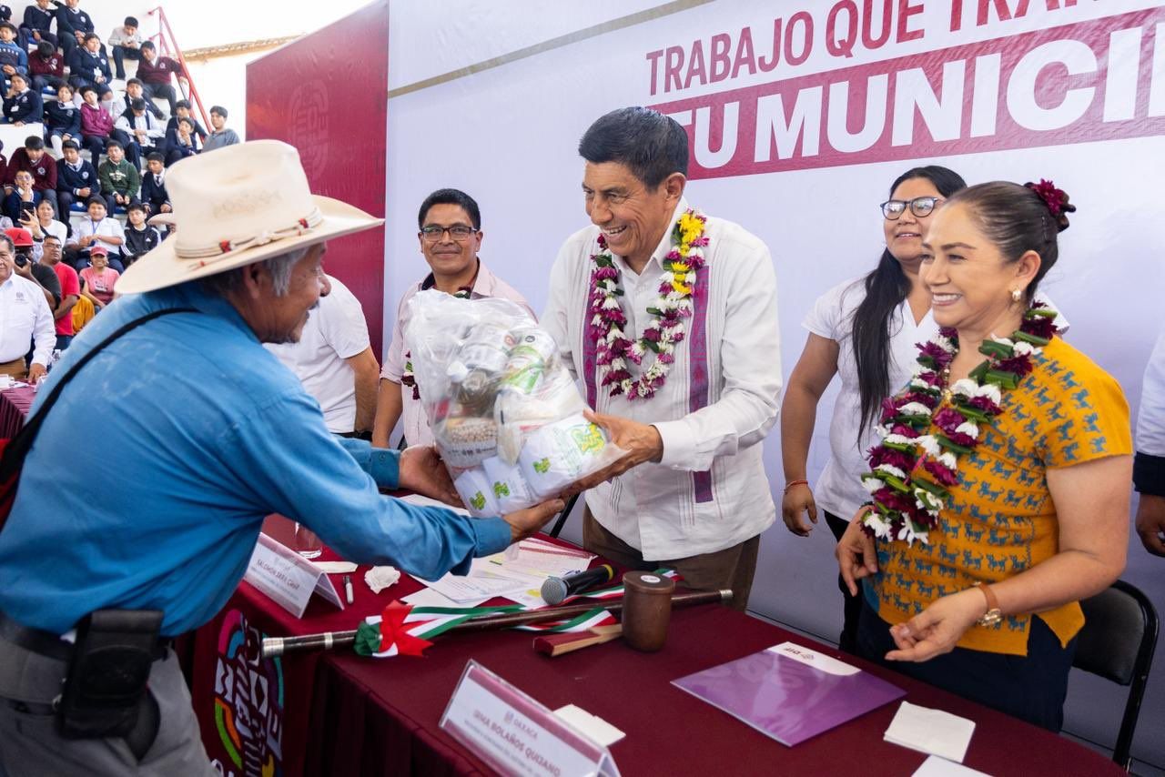 Impulsa Salomón Jara bienestar en Oaxaca con nuevas viviendas en la Costa y servicios de movilidad modernos