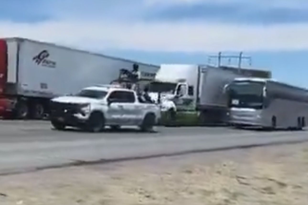 Denuncian acarreo masivo de Morena a Chihuahua; protestan en aeropuerto contra llegada de Montiel y Andrés López Denuncian acarreo masivo de Morena a Chihuahua; protestan en aeropuerto contra llegada de Montiel y Andrés López