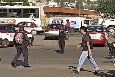 Semovi inicia operativos para impedir ingreso de taxis foráneos al centro de Oaxaca de Juárez; tendrán base en periferia