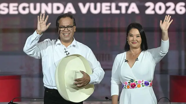 Conteos confirman que Fujimori lidera elección en Perú con 5 puntos sobre Sánchez, con 25% escrutado Conteos confirman que Fujimori lidera elección en Perú con 5 puntos sobre Sánchez, con 25% escrutado