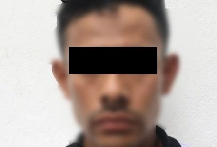 Detienen en Mercado de Abasto a sujeto tras robo de celular; joven víctima alertó a policías municipales