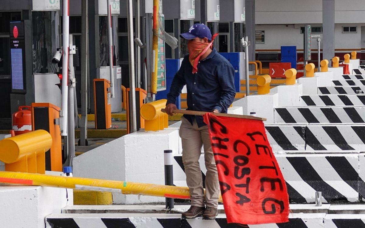 CNTE liberará mañana casetas de cobro en CDMX y 20 estados para presionar por pensiones y salarios