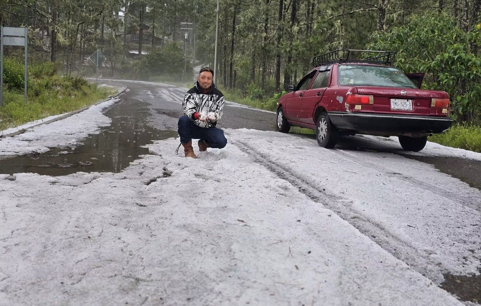 Fuerte granizada pinta de blanco la Sierra Norte de Oaxaca en pleno junio Fuerte granizada pinta de blanco la Sierra Norte de Oaxaca en pleno junio