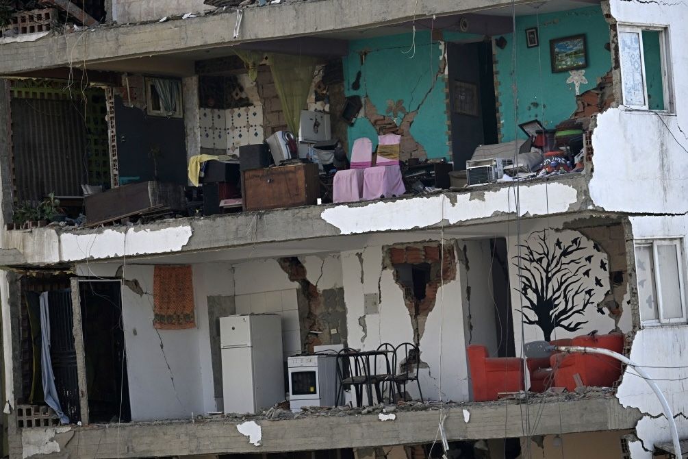 Más de 37 mil desaparecidos y centenares de edificios colapsados tras sismos en Venezuela; la ayuda, insuficiente
